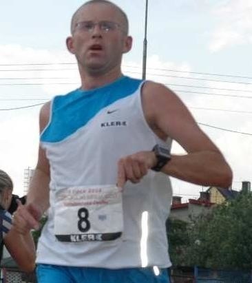 Jednym z nominowanych sportowców jest Janusz Szafarczyk, biegacz z Dobrodzienia.