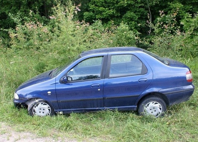 Motorowerzystka z obrażeniami głowy i kolana trafiła do szpitala. Szczegółowe przyczyny i okoliczności tego wypadku ustalają sokólscy policjanci.