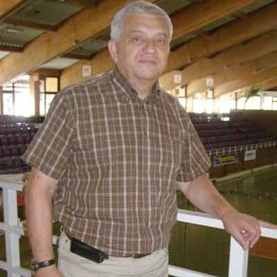 Czesław Badecki ma 56 lat, żonaty, ma troje dorosłych dzieci, dyrektorem Chrobrego jest od 2002 r.