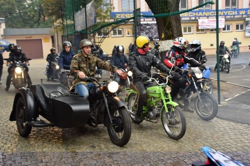 W ZSM-otce wzięło udział blisko 100 motocykli, motorowerów i...