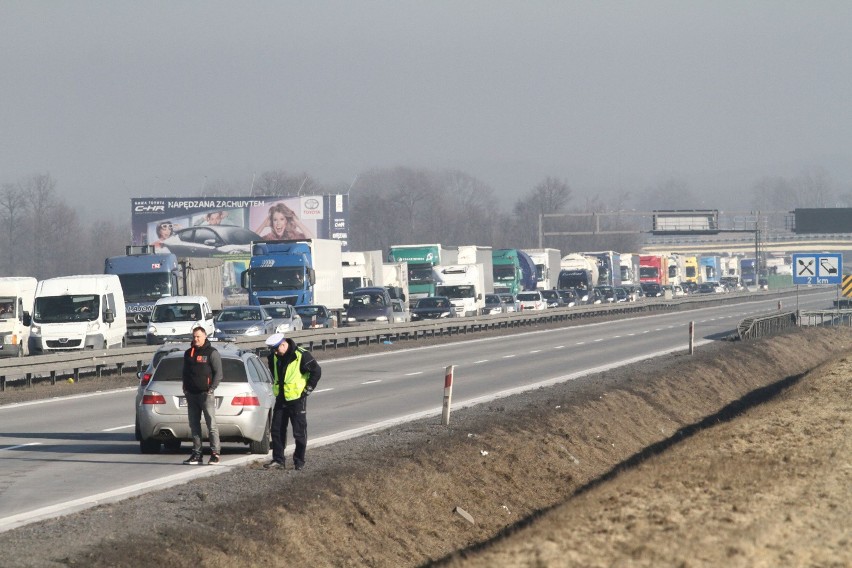 Zamknięta autostrada A4. Nie ma poboru opłat pod Wrocławiem