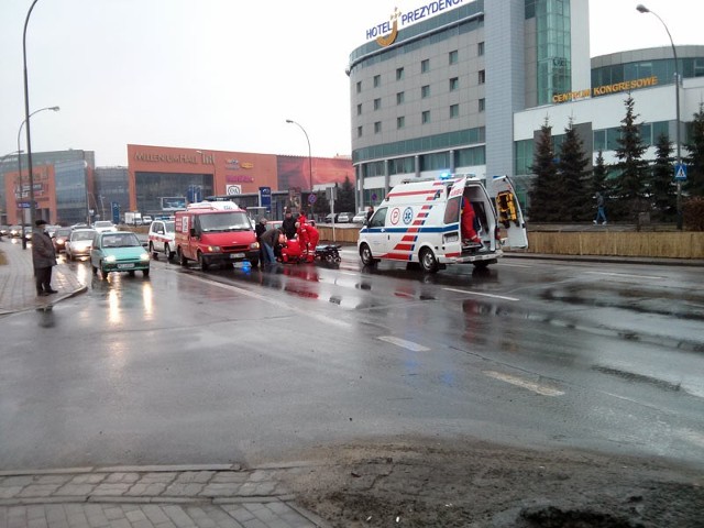 Zdjęcie z miejsca wypadku otrzymaliśmy od Internauty na adres: alarm@nowiny24.pl.