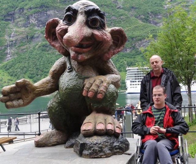 Tomek i Jerzy, ojciec i syn, w okolicach Geirangerfjord w Norwegii