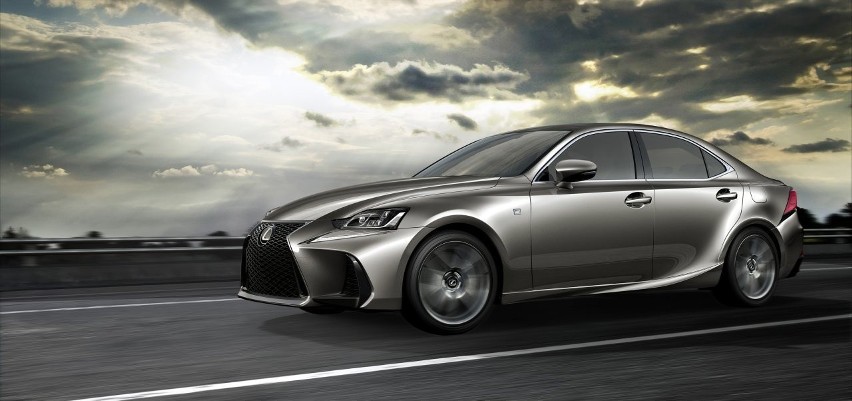 Lexus IS 2017...