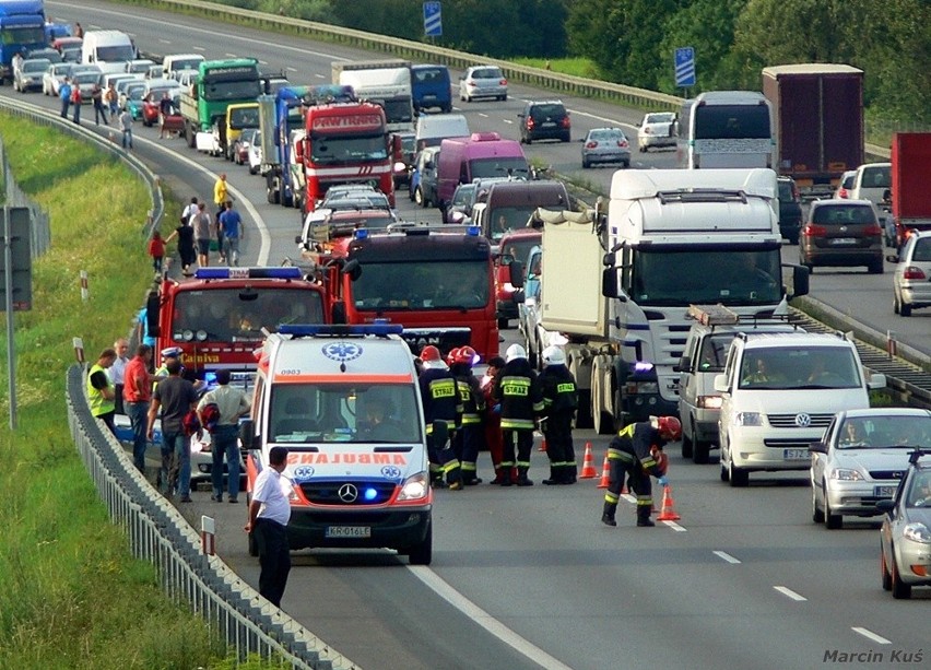 Wypadek na autostradzie A4 w Chrzanowie WIDEO 1 osoba zginęła, 4 ranne z Niemiec i Ukrainy