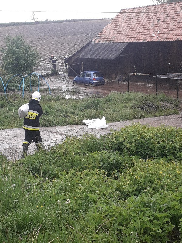 W powiecie kazimierskim ze skutkami ulew zmagali się również mieszkańcy gminy Czarnocin. Trwa liczenie strat [ZDJĘCIA]