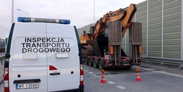 Patrol Inspekcji Transportu Drogowego ujawnił zbyt ciężki samochód na  "ekspresówce" w Baraku koło Szydłowca.