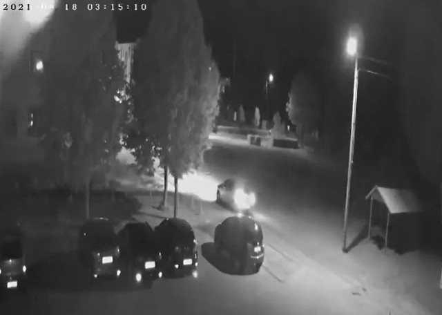 Dzisiaj (18.08.2021) o godzinie 3:08 dwóch sprawców ukradło mieszkańcowi Koczały skodę superB. Auto stało na parkingu przed domem.