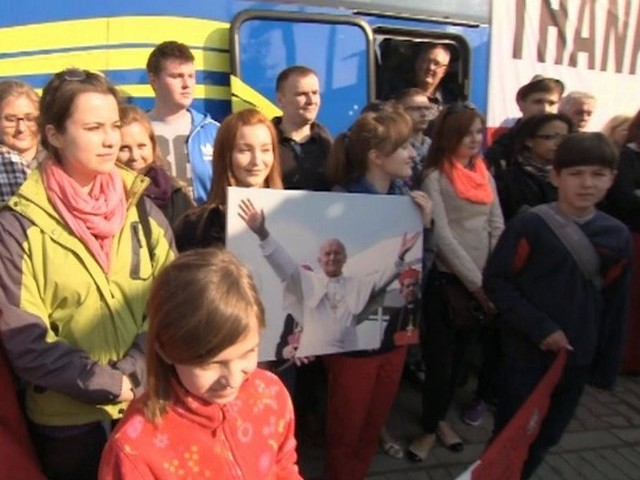 Pielgrzymi wyjeżdżają na kanonizację Jana Pawła II
