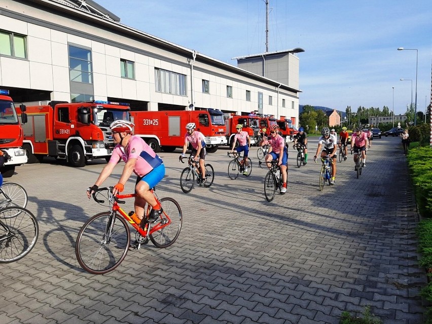 Strażacy na rowerach z Gdańska do Bielska-Białej przejechali...
