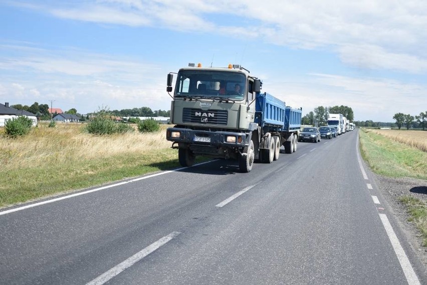 Jedna osoba trafiła do szpitala po zderzeniu bmw z...