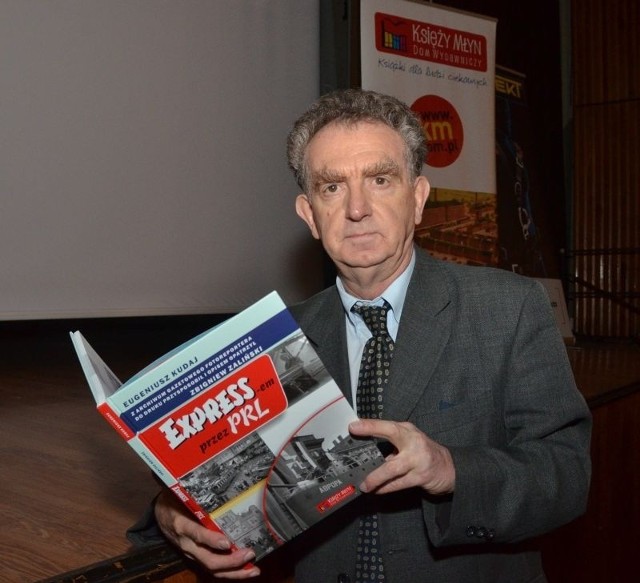 Zbigniew Zaliński opatrzył zdjęcia Eugeniusza Kudaja w albumie „Express-em przez PRL” stosownym komentarzem.