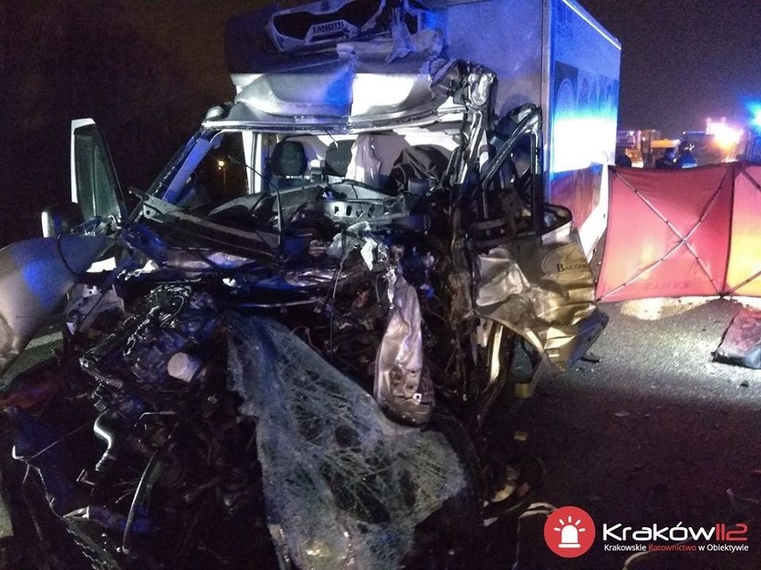 Tragiczny wypadek na autostradowej obwodnicy Krakowa. Nie żyje jedna osoba