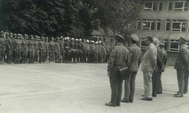 Uczniowie szkoły w Odonowie w latach siedemdziesiątych ubiegłego wieku.