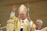 Małopolskie samorządy chcą bronić dobrego imienia Jana Pawła II pod Wielką Krokwią w Zakopanem. "Atak na papieża to atak na nas"
