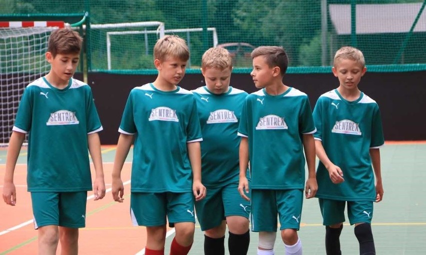 Młodzi piłkarze z MKS Gogolin pokazali swoje umiejętności.