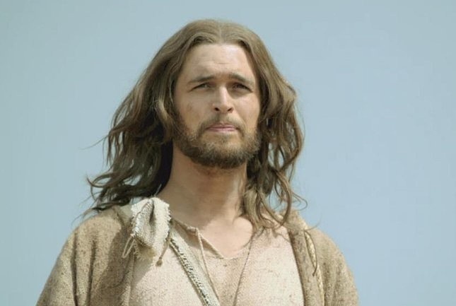 Diogo Morgado jako Jezus w serialu "Biblia" (fot. Polsat)...