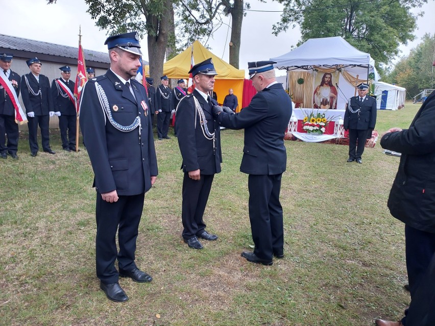 Ochotnicza Straż Pożarna w Dołach Biskupich ma 100 lat. Piękny jubileusz świętowała z udziałem zaproszonych gości. Zobaczcie zdjęcia  