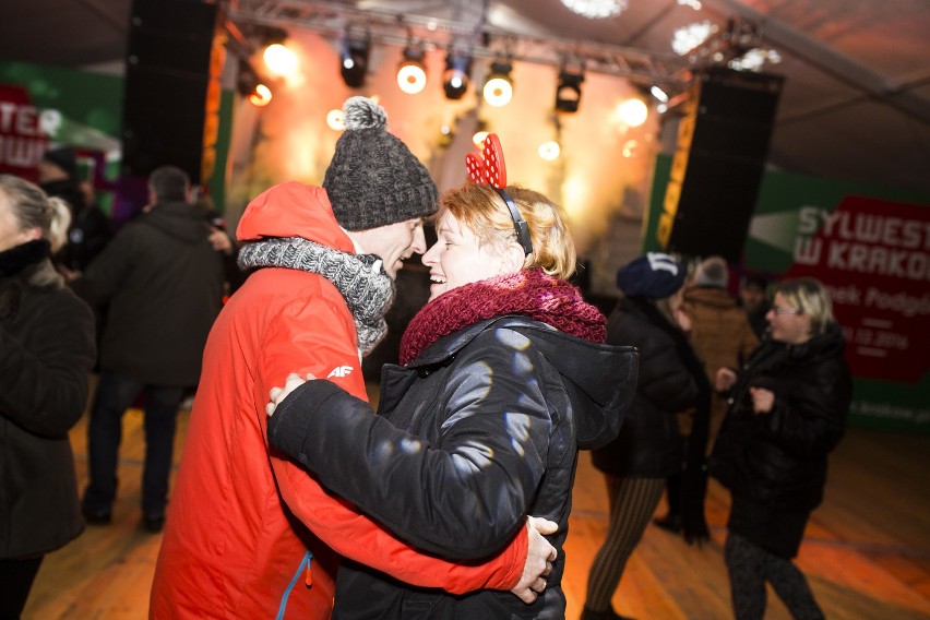 Sylwester w Krakowie 2016. Rynek Podgórski [ZDJĘCIA, WIDEO]