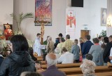 Młodzi ludzie nie modlą się i nie chodzą do kościoła. Polska odwraca się od wiary najszybciej w świecie