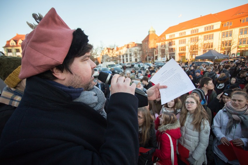 Aż 610 osób w środę wspólnie przeczytało „Litwo! Ojczyzno...