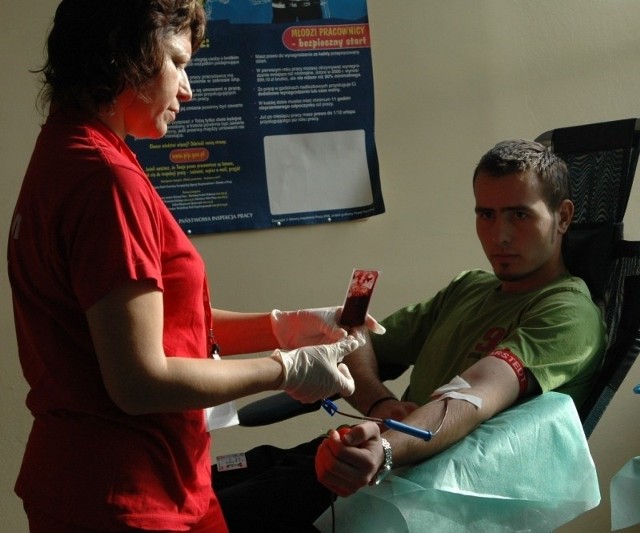 Wojciech Jelonek oddał dzisiaj krew po raz pierwszy.