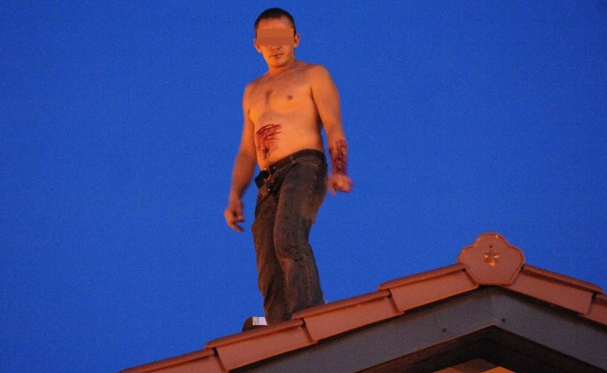 Desperat w Koszalinie skacze z dachu