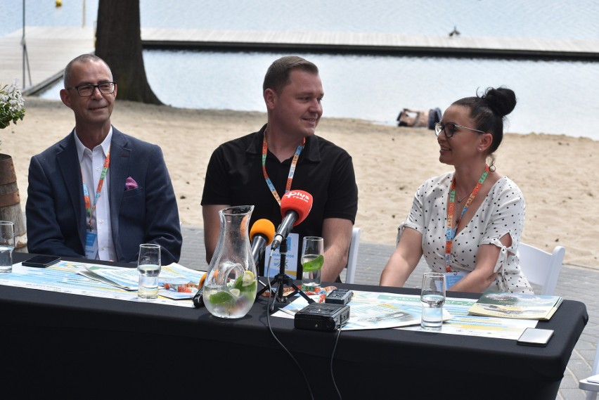 Konferencja prasowa na plaży Ośrodka Wypoczynkowego Temar w...