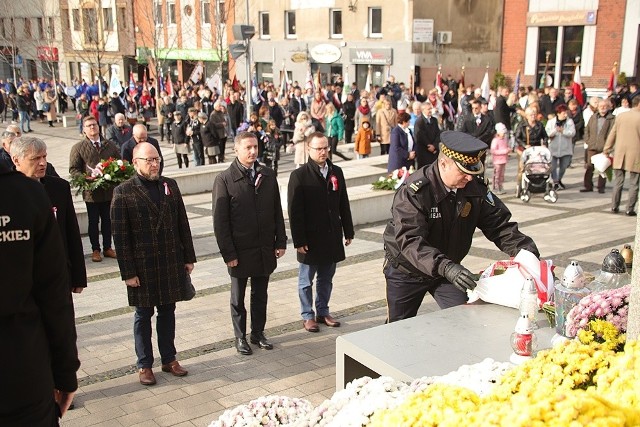 Obchody święta niepodległości w Rybniku przebiegały według znanego od lat scenariusza.