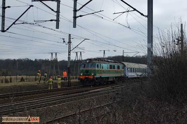 47-letni mężczyzna zginął pod kołami pociągu na wysokości ulicy Bora-Komorowskiego w Kluczborku.