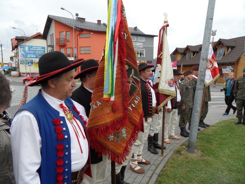 Milówka: Odsłonili pomnik Antoniego Bieguna "Sztubaka" i jego żołnierzy [ZDJĘCIA, WIDEO] 