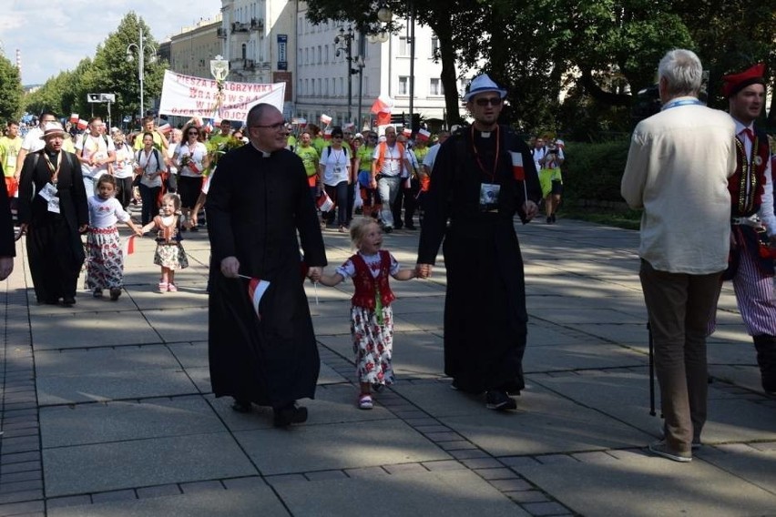 Pielgrzymka Krakowska dotarła na Jasną Górę [ZDJĘCIA]