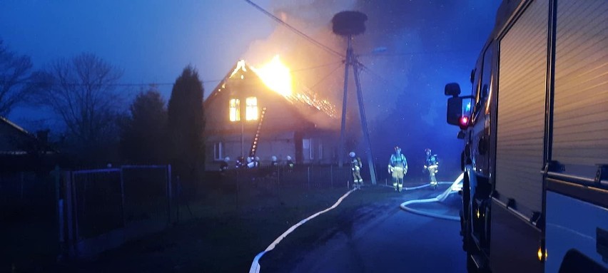 Pożar w domu w Gostkowie wybuchł w środę 17 listopada rano....