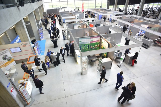 Automotive CEE Day w Opolu. 160 firm, 270 osób, ponad 900 spotkań biznesowychUczestnicy wydarzenia odbyli nawet kilkadziesiąt spotkań biznesowych z potencjalnymi kontrahentami lub partnerami. 