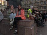 Rolkarze opanowali Warszawę. Nocny przejazd przez stolicę (wideo)