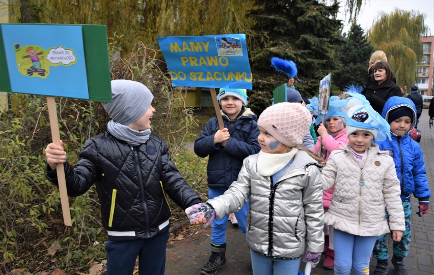 Tarnobrzeg. "Niezapominajka" przypomina: Dzisiaj Międzynarodowy Dzień Praw Dziecka! [ZDJĘCIA] 