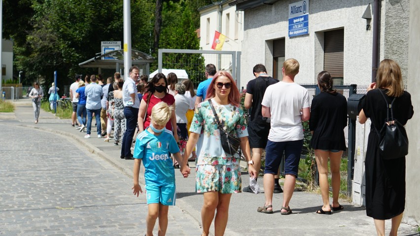 Wybory prezydenckie potrwają do godz. 21.00