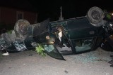 Wypadek w Długowoli koło Lipska: auto ścięło słup i dachowało (zdjęcia)