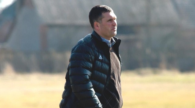 Michał Kozłowski nadal będzie trenerem piłkarzy Słowianina Grębów. 