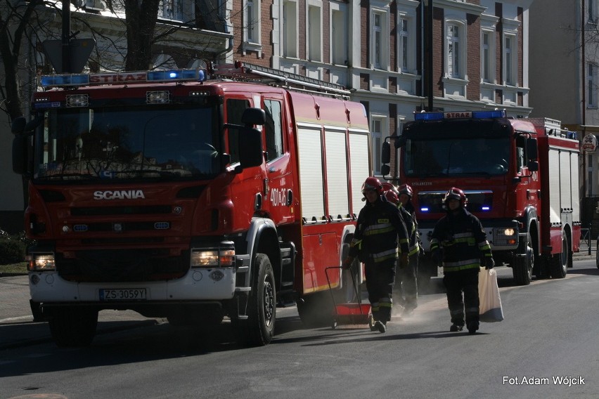 Plamy oleju na kilku ulicach w Białogardzie [zdjęcia]