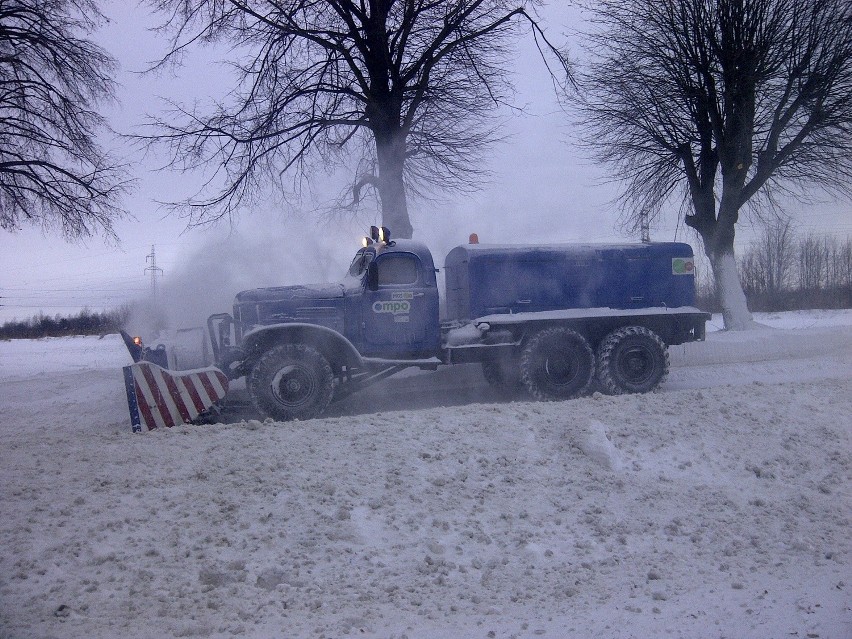 Zima na Lubelszczyźnie: Zasypane drogi, miejscowości odcięte od świata (ZDJĘCIA)