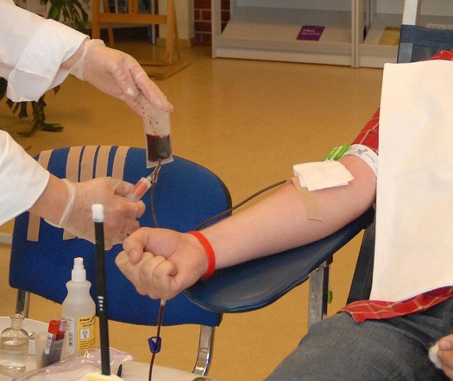 Oddanie krwi nie boli i jest bezpieczne dla organizmu dawcy.