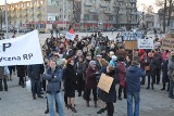 Częstochowa: antyrządowa manifestacja w Dzień Kobiet ZDJĘCIA