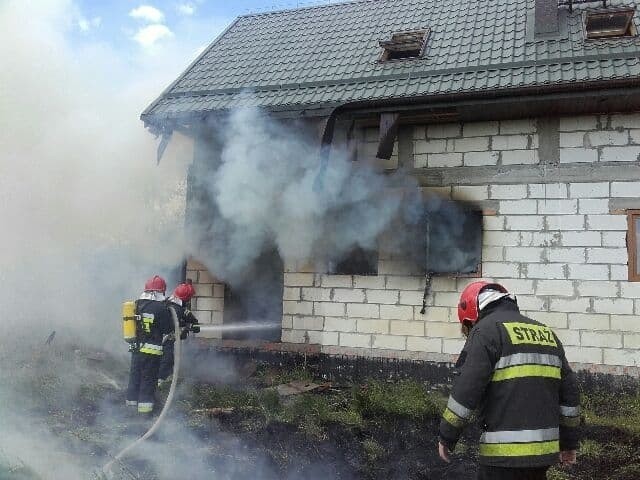 Pożar budynku w Sławnie. Czy to było podpalenie? [ZDJĘCIA]