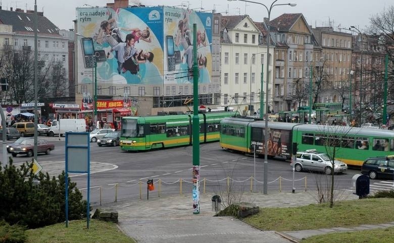 Tak skrzyżowanie Półwiejskiej i Królowej Jadwigi wyglądało...