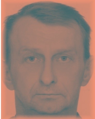Zaginął Piotr Lipiński. Łomżyńska policja poszukuje 47-letniego mieszkańca Starego Bożejewa [ZDJĘCIA]