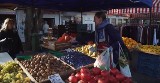 Zaglądamy na miejskie targowisko w Toruniu. Obejrzyj nasze wideo!