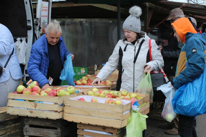 Piątek na targowisku w Koszalinie