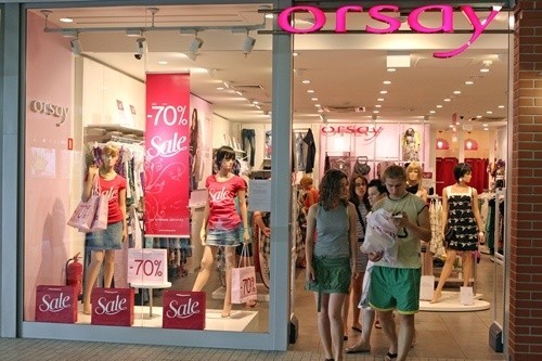 W sklepie Orsay odzież letnią przeceniono nawet o 70 procent.