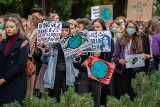 Nowy Sącz. Młodzieżowy Strajk Klimatyczny na sądeckich plantach. Walczą o swoją przyszłość i planetę [ZDJĘCIA]